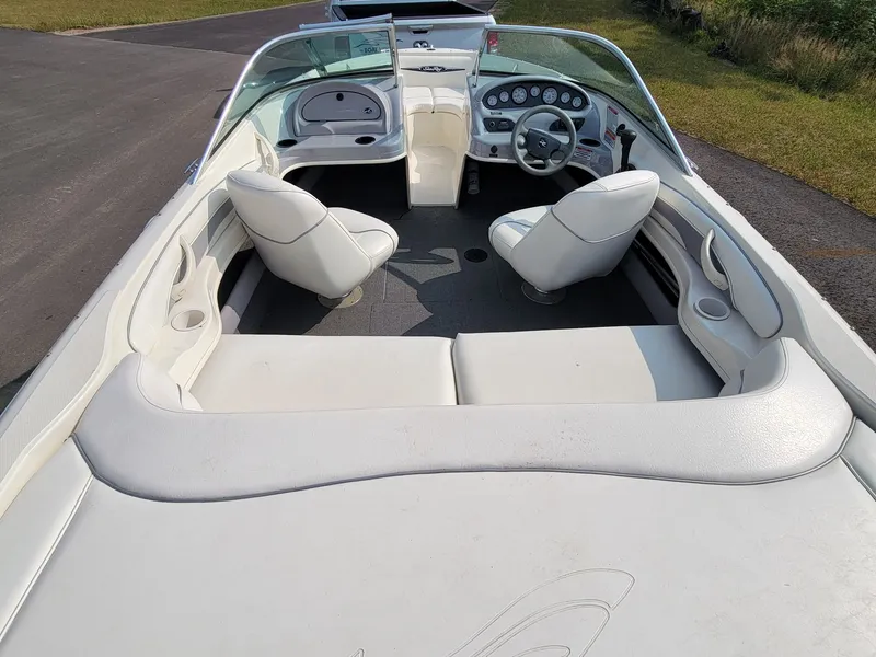 Slide: The Image of Sea Ray 182 Bow Rider 2001 - 6