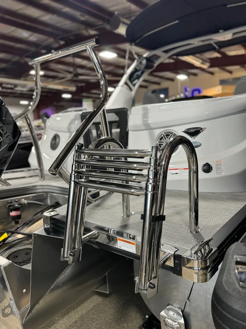 Slide: The Image of Manitou LX 25 RFXW 2025 - 10