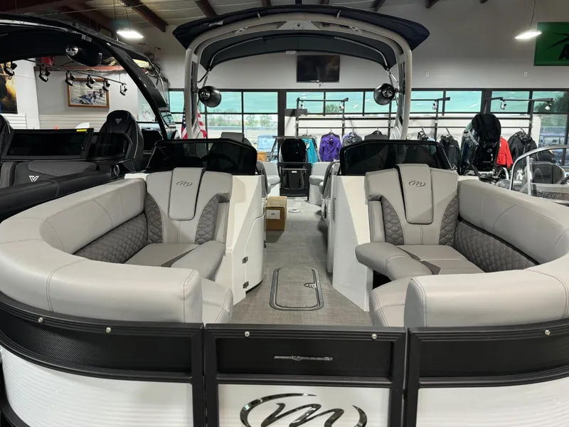 Slide: The Image of Manitou LX 25 RFXW 2025 - 12