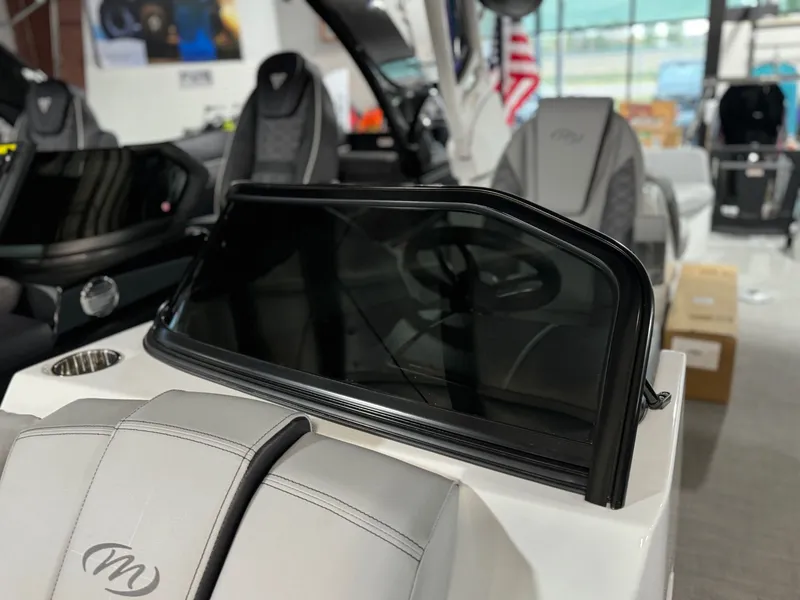 Slide: The Image of Manitou LX 25 RFXW 2025 - 14