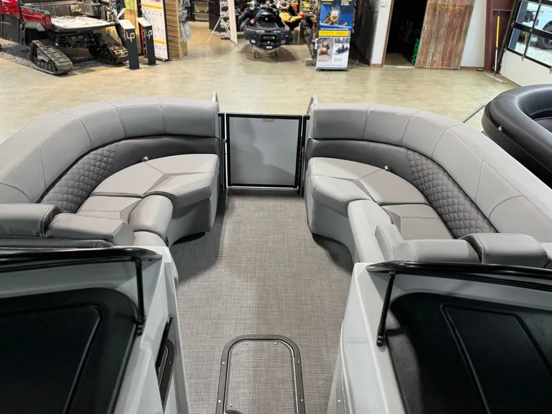 Slide: The Image of Manitou LX 25 RFXW 2025 - 18