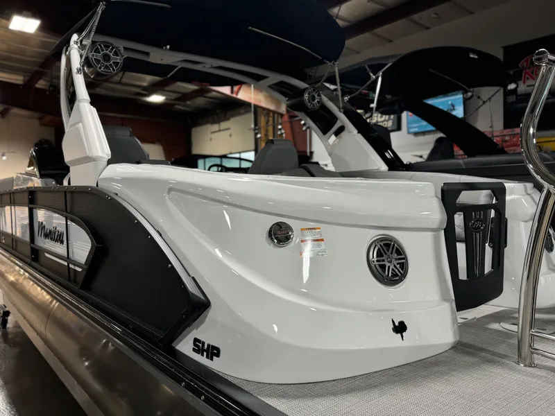 Slide: The Image of Manitou LX 25 RFXW 2025 - 4