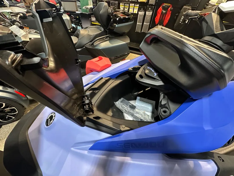 Slide: The Image of Sea-Doo Spark for 3 90 hp Convenience package with iBR and audio in option 2025 - 8