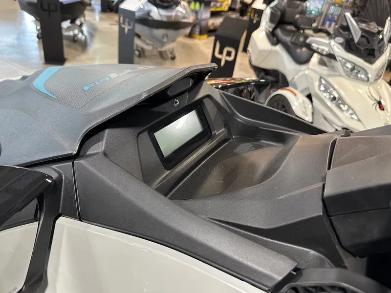 Slide: The Image of Sea-Doo GTI SE 130 Tech Package, audio, iDF, iBR 2025 - 5