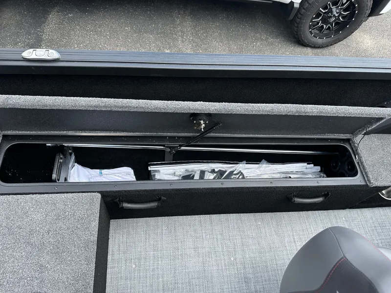 Slide: The Image of Alumacraft Competitor 195X Sport 2025 - 13