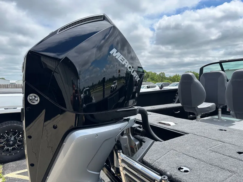 Slide: The Image of Alumacraft Competitor 195X Sport 2025 - 4