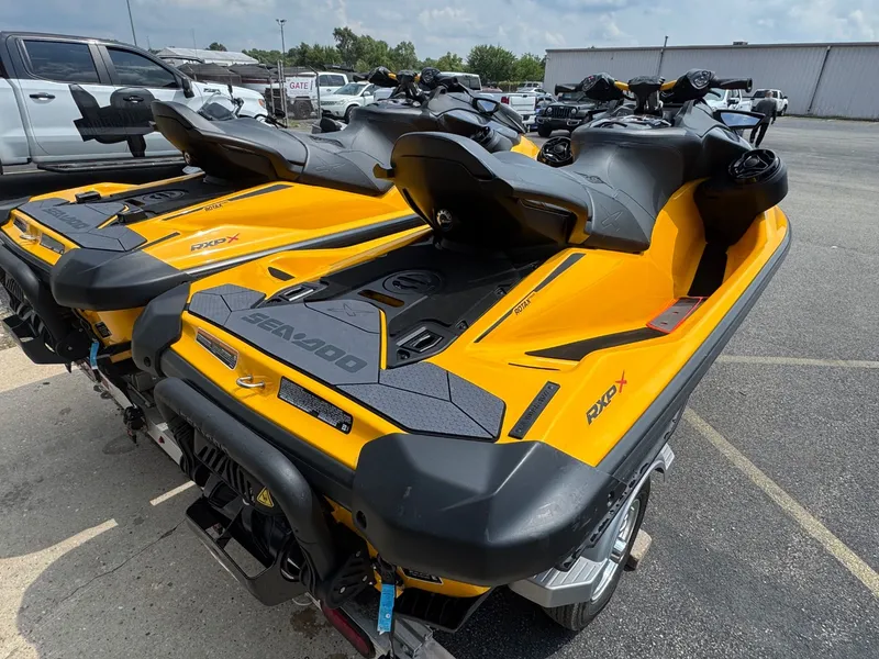 Slide: The Image of Sea-Doo RXP-X 300 Tech Package 2022 - 4