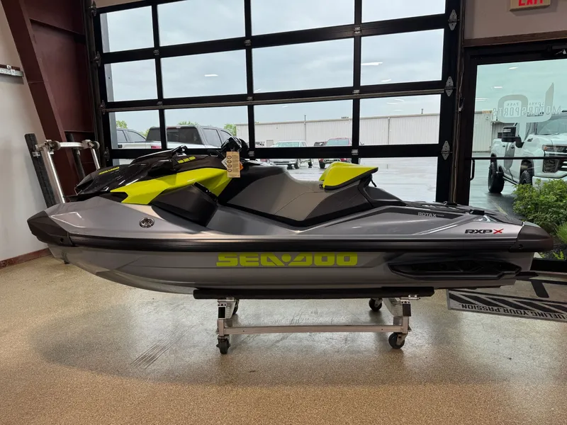 The Image of Sea-Doo RXP-X 325 Tech Package 2025 - 1
