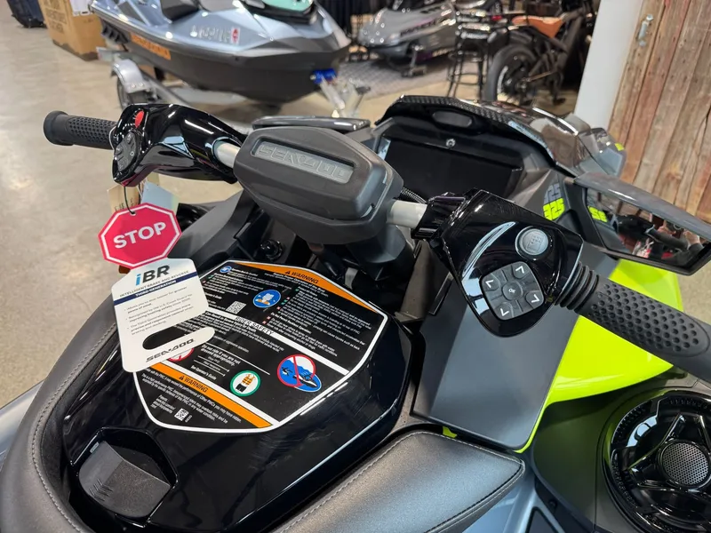 Slide: The Image of Sea-Doo RXP-X 325 Tech Package 2025 - 10