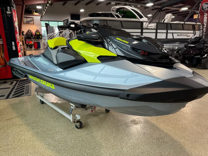 Slide: The Image of Sea-Doo RXP-X 325 Tech Package 2025 - 4