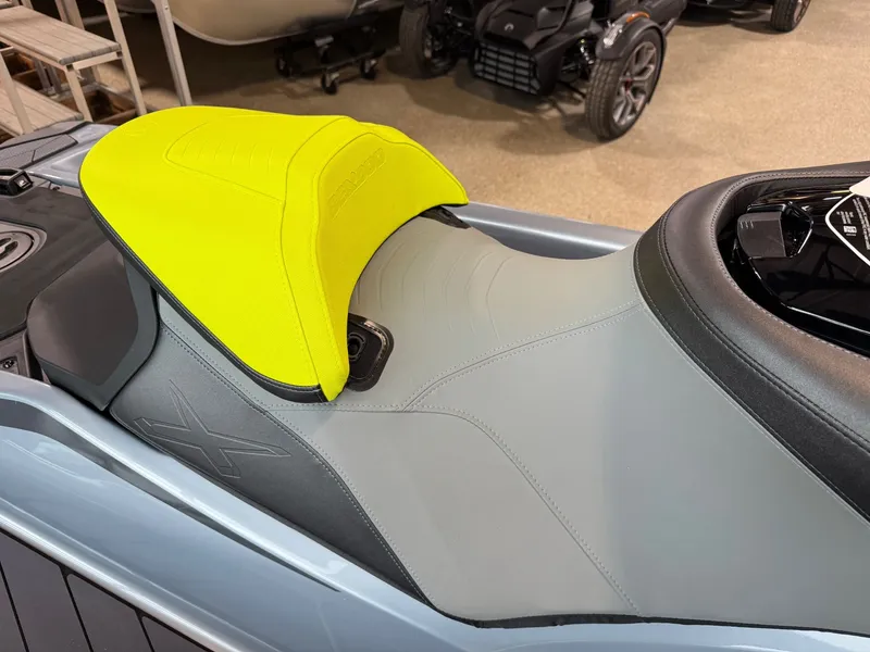 Slide: The Image of Sea-Doo RXP-X 325 Tech Package 2025 - 9