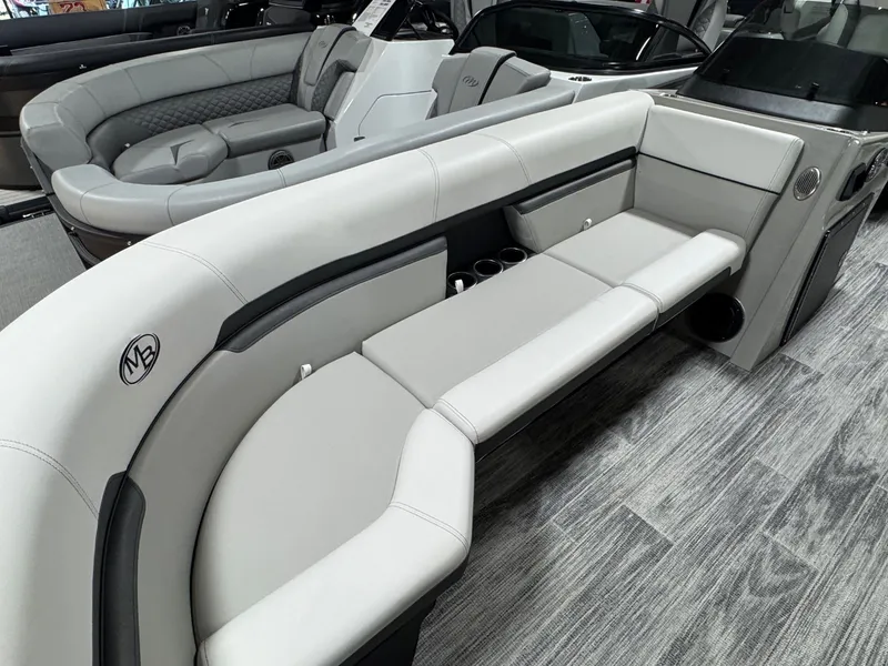 Slide: The Image of Montego Bay ST8524-BR-DELUXE 2025 - 12