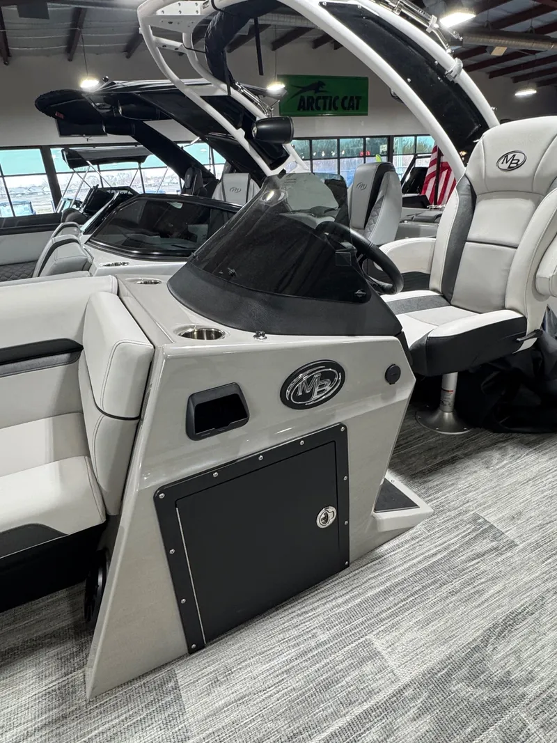 Slide: The Image of Montego Bay ST8524-BR-DELUXE 2025 - 14