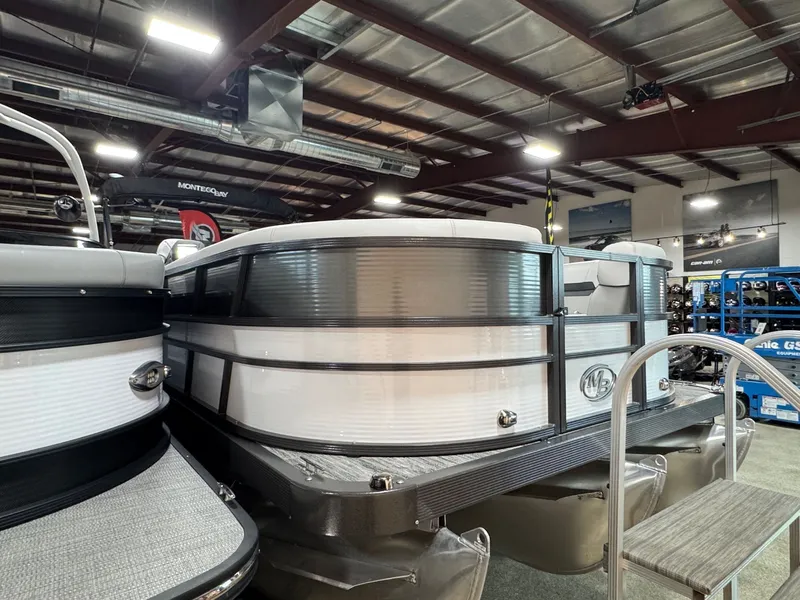 Slide: The Image of Montego Bay ST8524-BR-DELUXE 2025 - 3