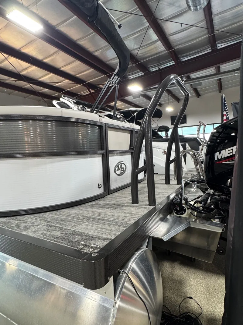 Slide: The Image of Montego Bay ST8524-BR-DELUXE 2025 - 7