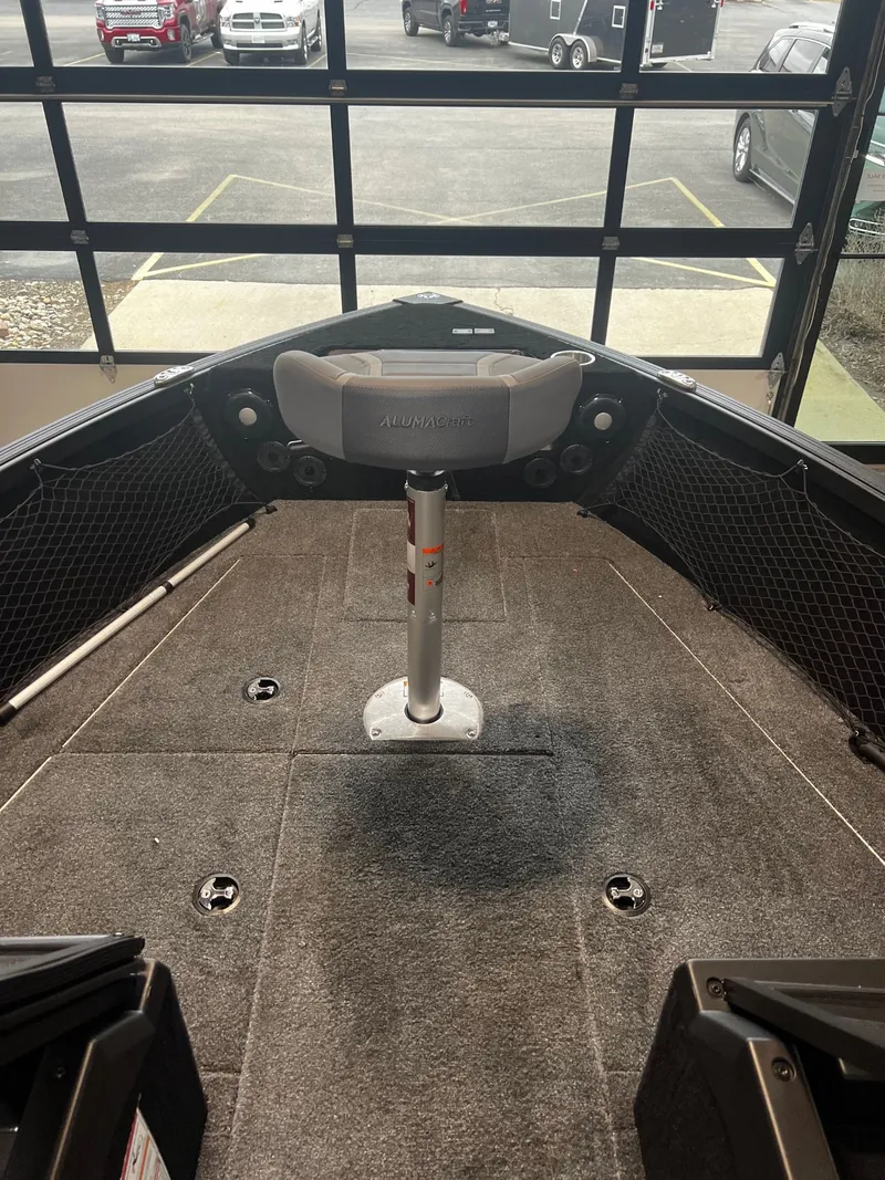 Slide: The Image of Alumacraft Competitor 175X Sport 2025 - 11