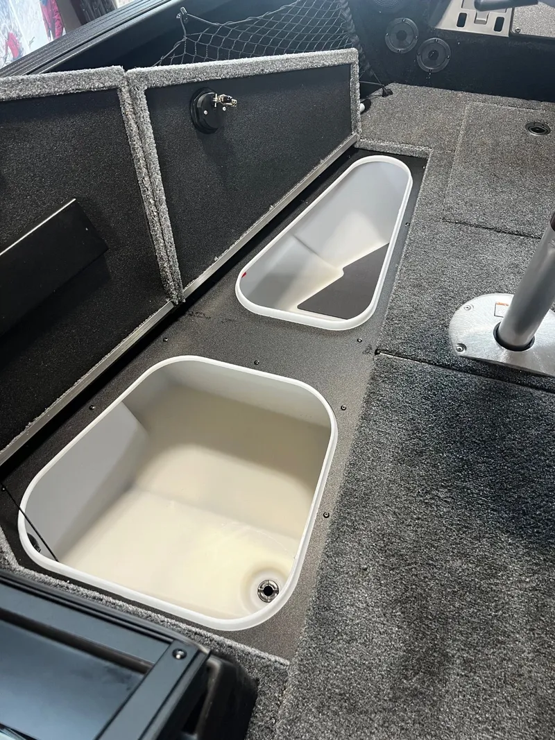 Slide: The Image of Alumacraft Competitor 175X Sport 2025 - 14