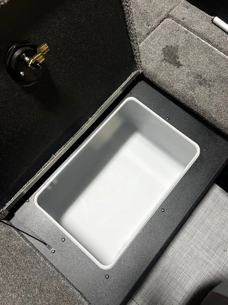 Slide: The Image of Alumacraft Competitor 175X Sport 2025 - 16