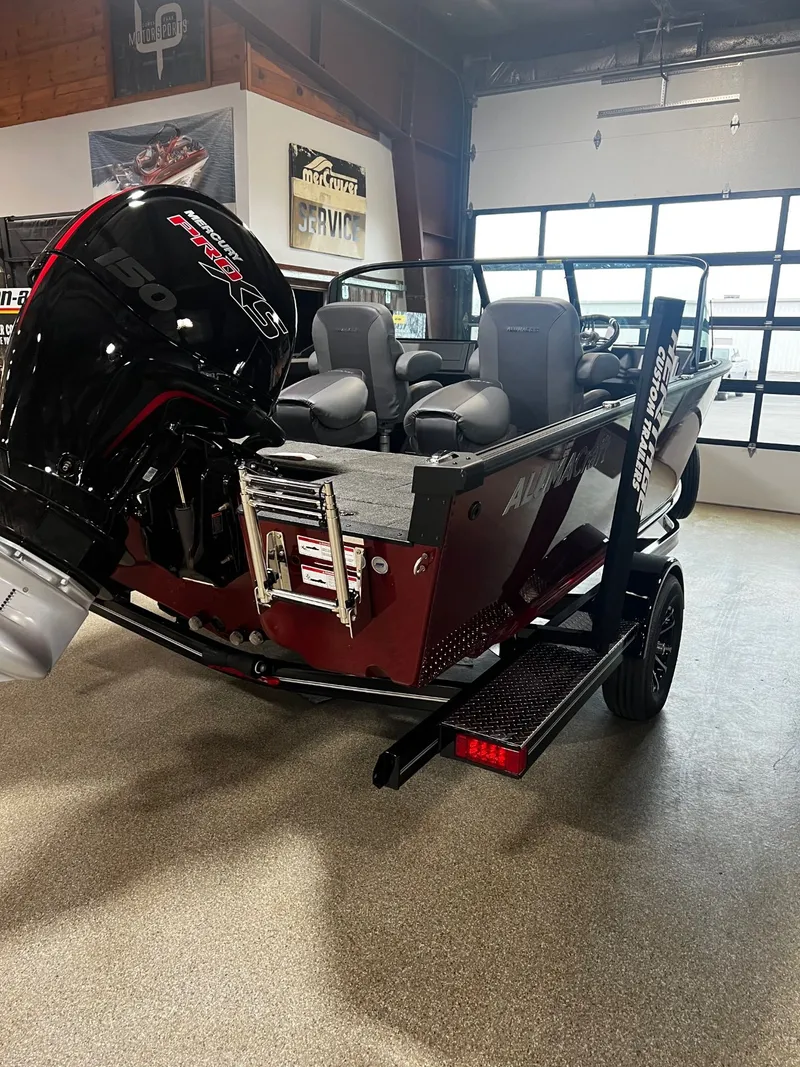 Slide: The Image of Alumacraft Competitor 175X Sport 2025 - 5