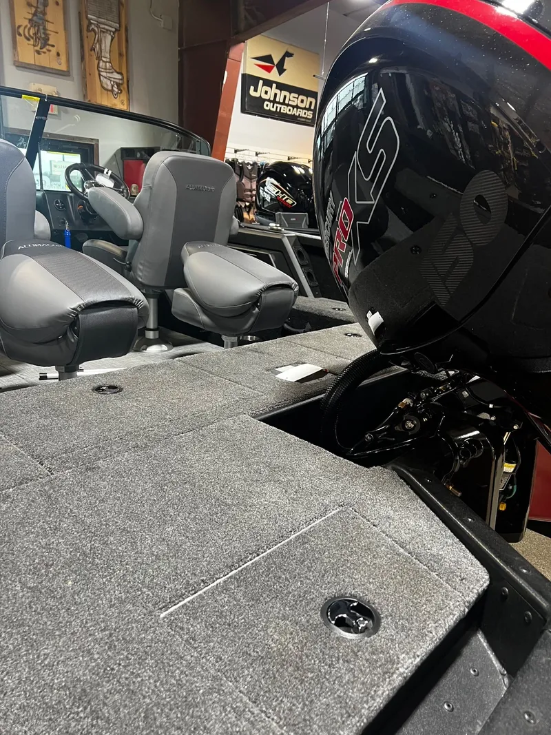 Slide: The Image of Alumacraft Competitor 175X Sport 2025 - 6