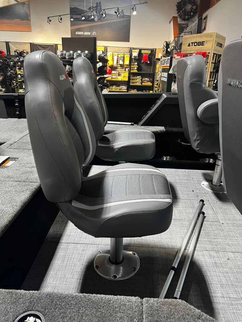 Slide: The Image of Alumacraft Competitor 175X Sport 2025 - 9