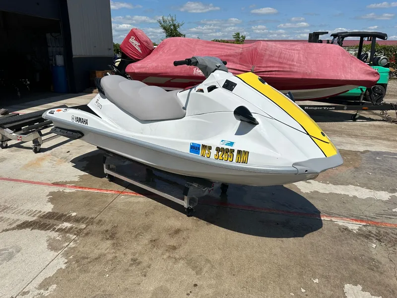 Slide: The Image of Yamaha WaveRunner® VX™ 110 Deluxe 2005 - 3