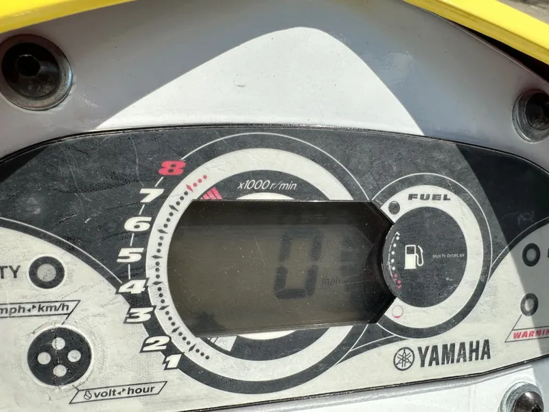 Slide: The Image of Yamaha WaveRunner® VX™ 110 Deluxe 2005 - 6