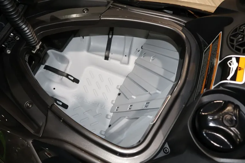 Slide: The Image of Sea-Doo GTI SE 170 2026 - 20