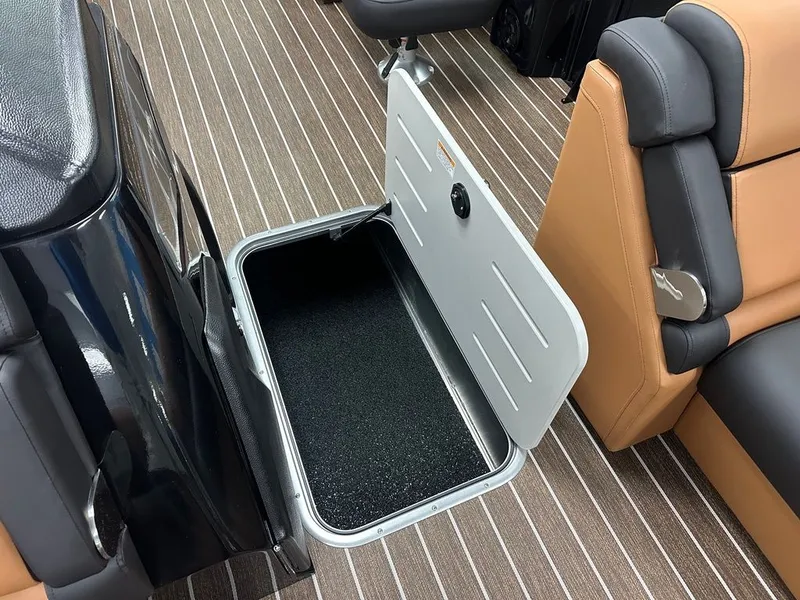 Slide: The Image of Premier Solaris RF 230 DL 2026 - 6