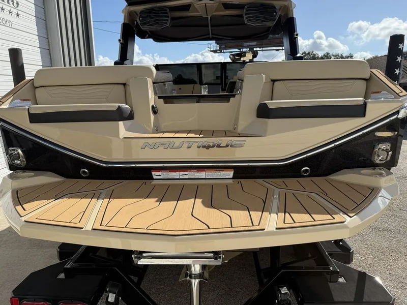 Slide: The Image of Nautique Super Air Nautique G23 2026 - 24