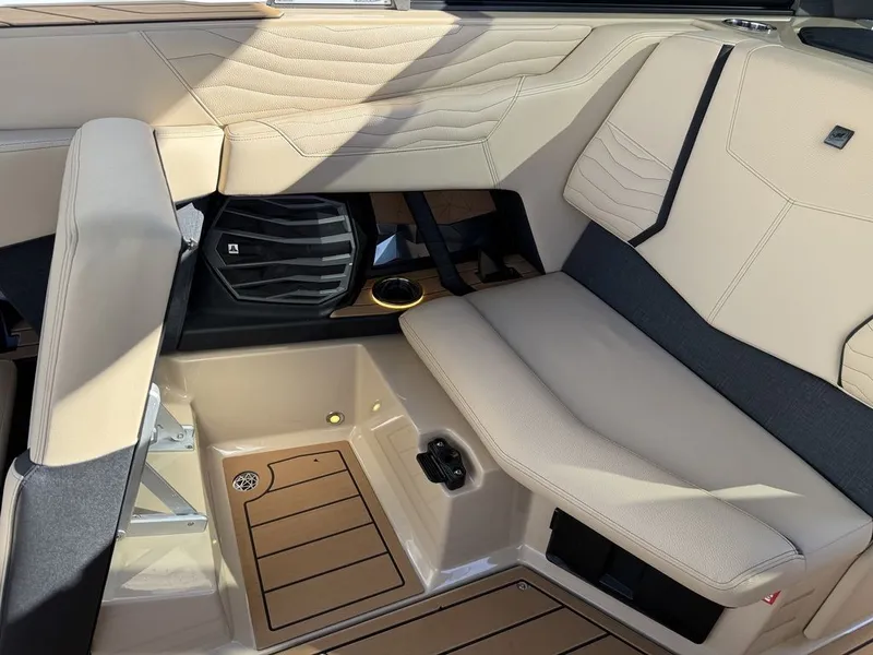 Slide: The Image of Nautique Super Air Nautique G23 2026 - 5