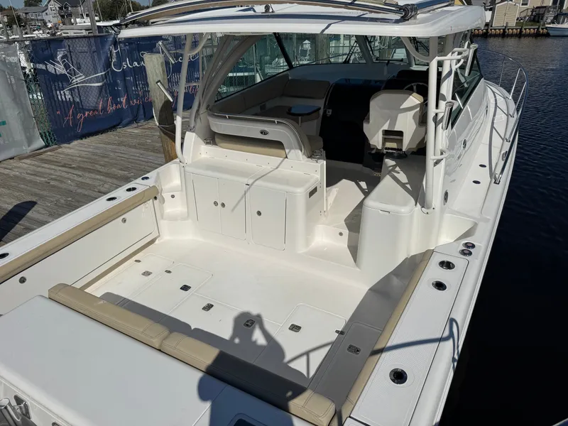 Slide: The Image of Pursuit 385OS 2020 - 15