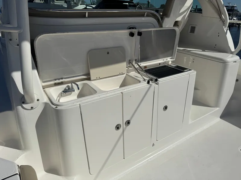 Slide: The Image of Pursuit 385OS 2020 - 25