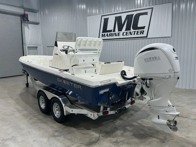 Slide: The Image of Skeeter SX221 2026 - 3