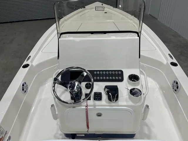 Slide: The Image of Skeeter SX221 2026 - 6