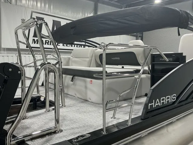 Slide: The Image of Harris Cruiser 230 SLDH 2026 - 7