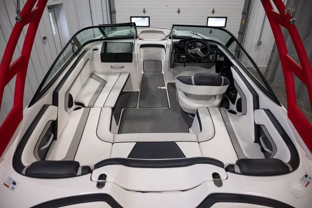 Slide: The Image of Yamaha AR195 2018 - 6