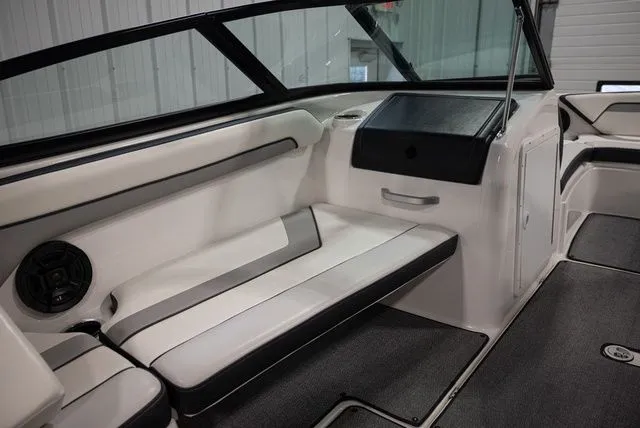 Slide: The Image of Yamaha AR195 2018 - 8