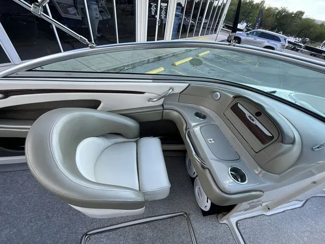 Slide: The Image of Sea Ray 220 Select 2005 - 7