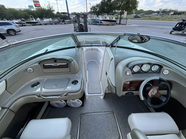 Slide: The Image of Sea Ray 220 Select 2005 - 8