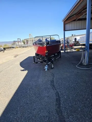 Slide: The Image of Tracker Targa V-18 Combo 2026 - 10