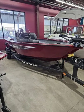 Slide: The Image of Tracker Super Guide V-16 SC 2026 - 3