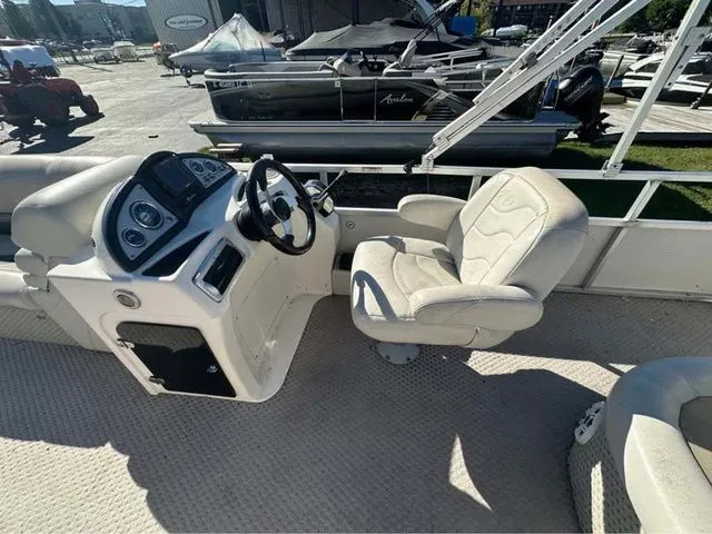 Slide: The Image of Avalon 22 WINDJAMMER 2010 - 14