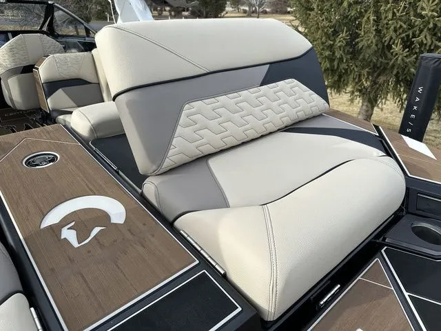 Slide: The Image of Centurion Ri245 2026 - 24