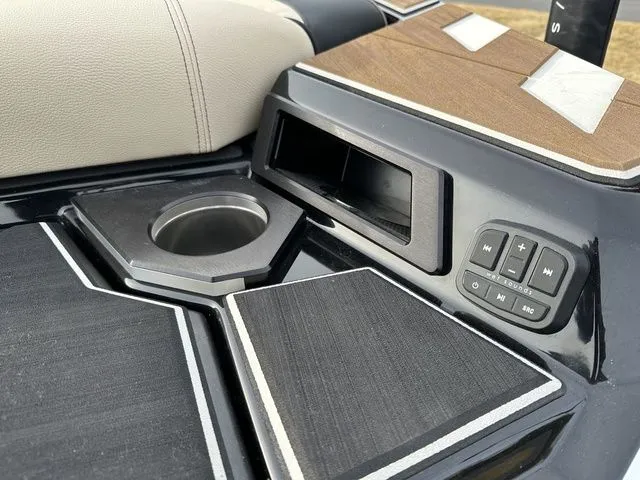 Slide: The Image of Centurion Ri245 2026 - 27