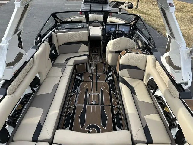 Slide: The Image of Centurion Ri245 2026 - 36