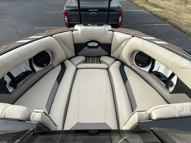 Slide: The Image of Centurion Ri245 2026 - 64