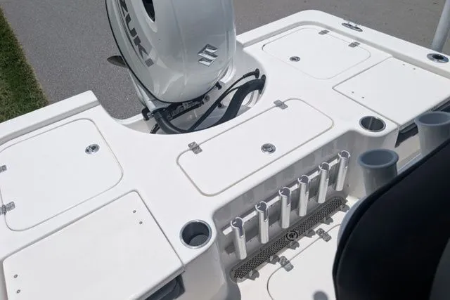 Slide: The Image of Sea Pro 210 DLX BAY 2026 - 5