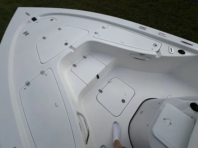 Slide: The Image of Sea Pro 230 DLX BAY 2026 - 13