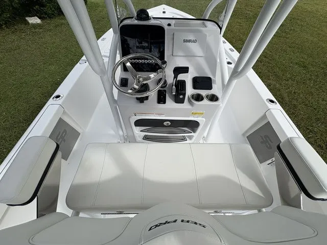 Slide: The Image of Sea Pro 230 DLX BAY 2026 - 16